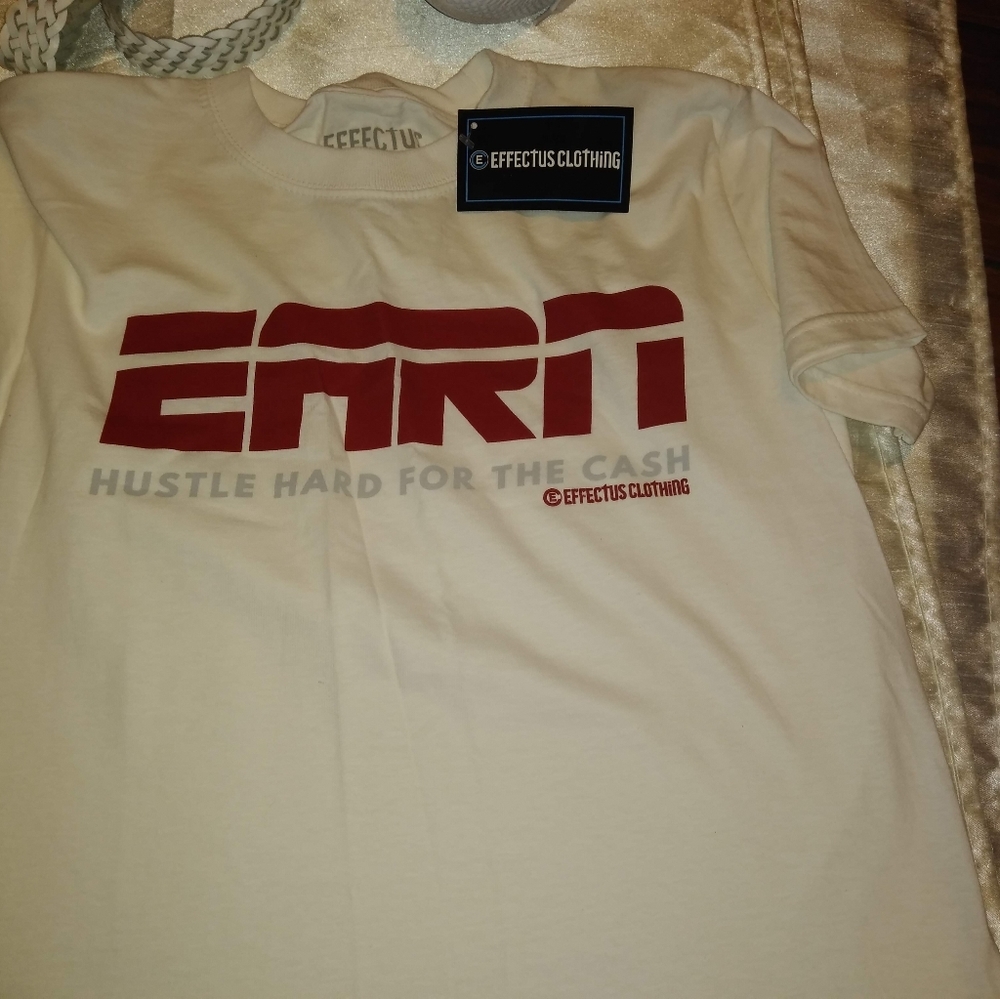 🏀🏈NWT! Boy's Effects "EARN" Tee 🏈🏀